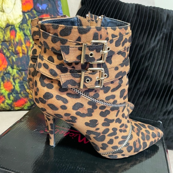 Animal print boots - Picture 1 of 2